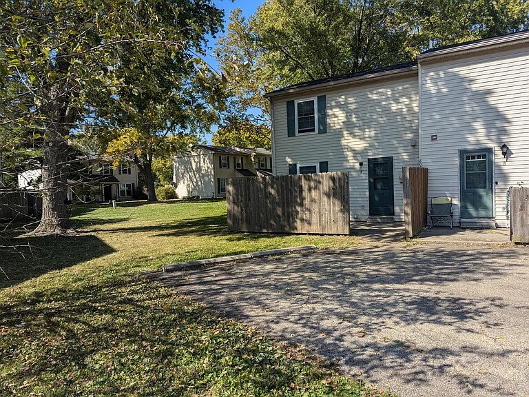 Foto principal - 607 English Creek Ct