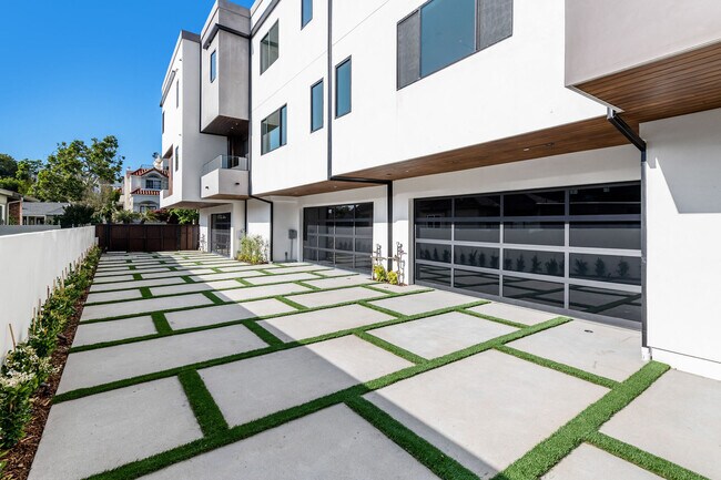 Foto del edificio - 12918 Bloomfield St