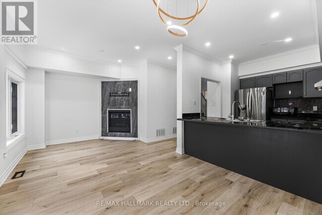 Photo du bâtiment - 180 Blue Willow Dr