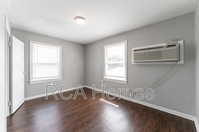 Building Photo - 524 1/2 E Raymond St.