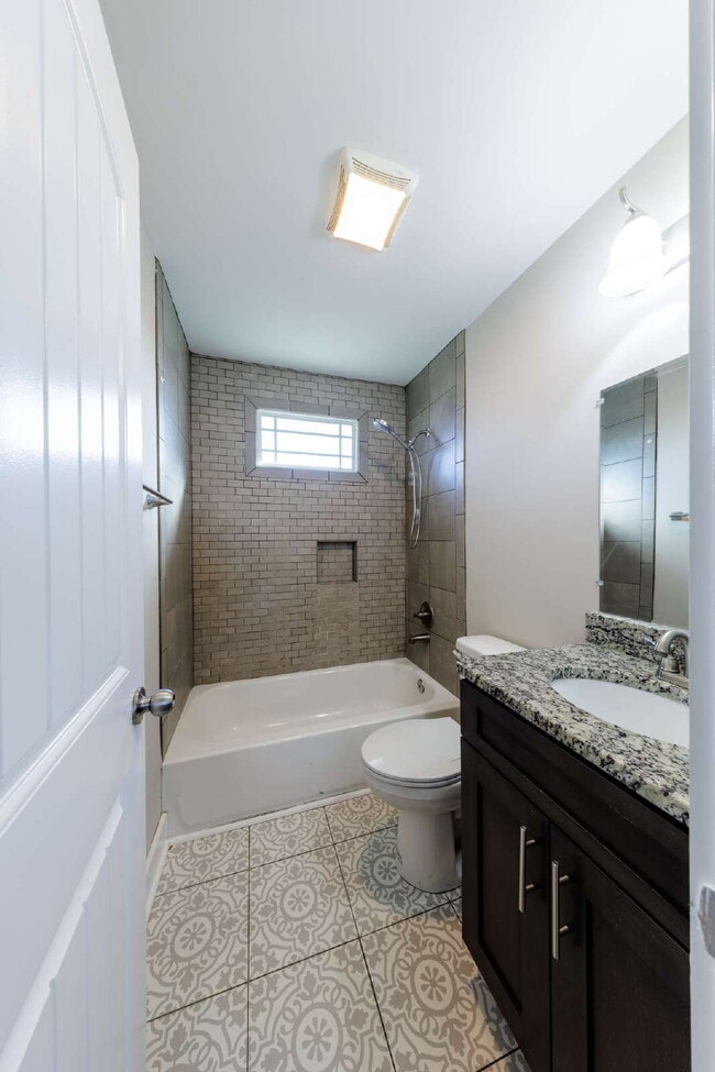 Photo - Renovated 2 Bed in Elizabeth Park for Lease! Apartment