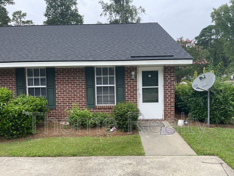 Foto principal - 2252 Sherwood Ave