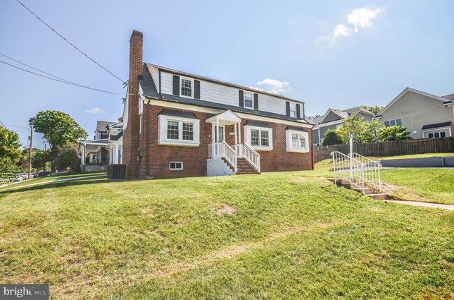 Building Photo - 9107 Lindale Dr
