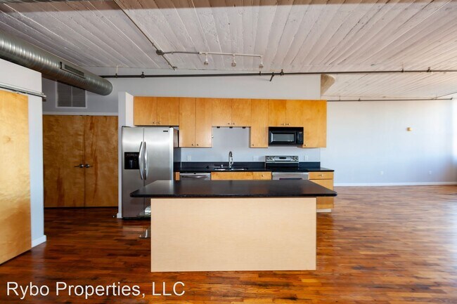 Building Photo - 1 br, 2 bath House - 2020 Washington #606