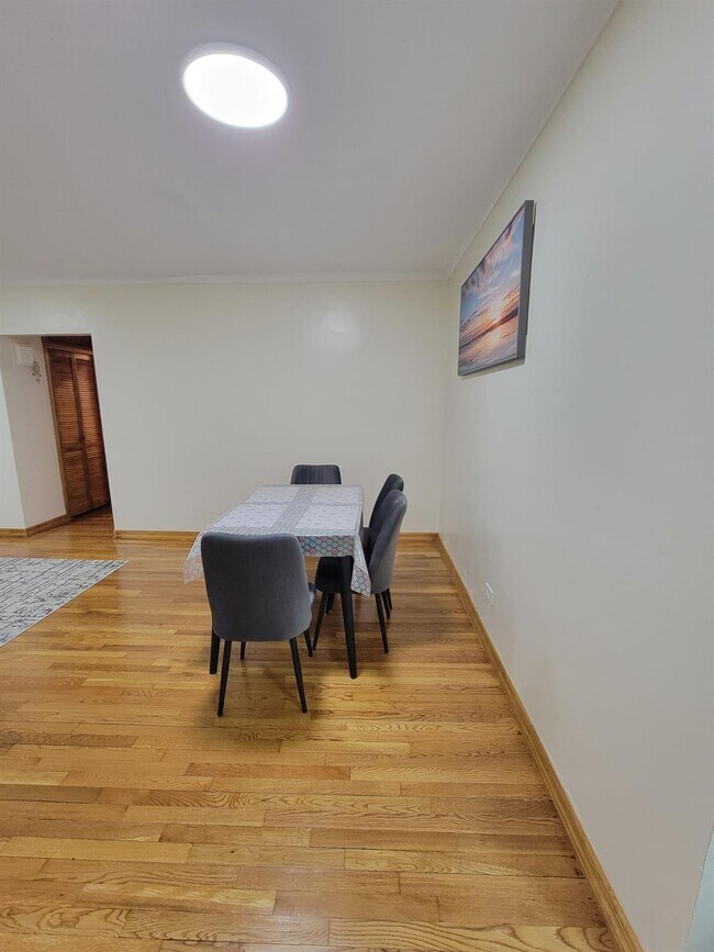 Foto del edificio - 64-41 Saunders St