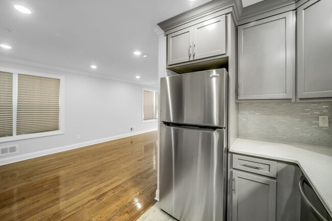 Building Photo - 146 N 15th St