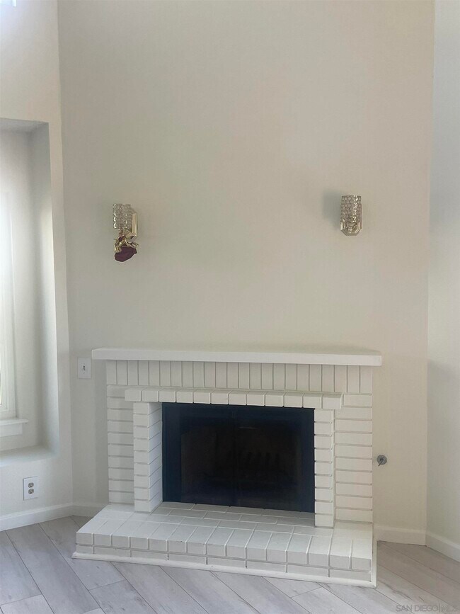 Building Photo - 1528 Granite Hills Dr