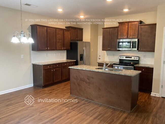 Foto del edificio - 323 Rankin Cir