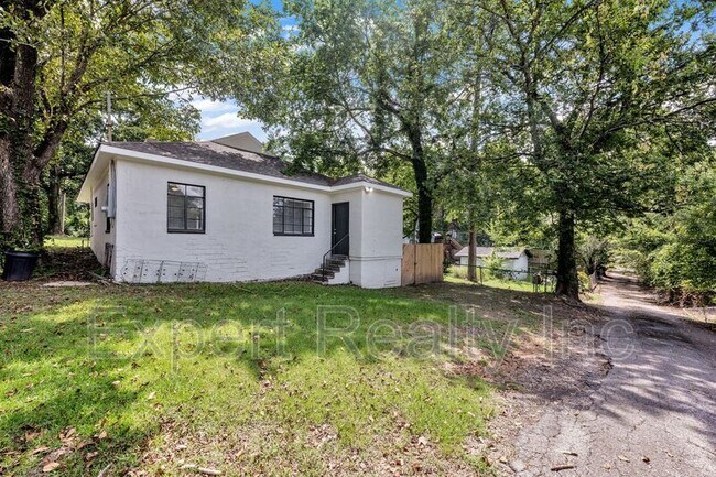 Building Photo - 7420 Sparta Ave