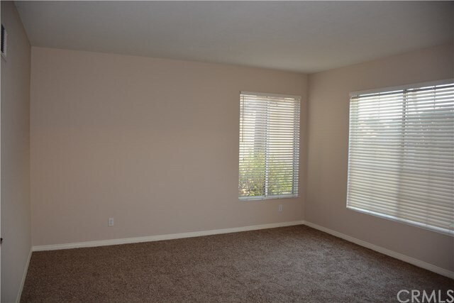 Building Photo - 44 Gingham St