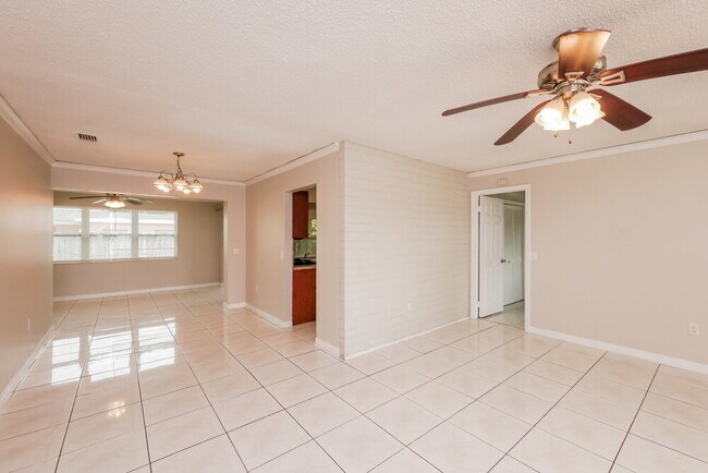 Foto del edificio - 9521 NW 25th St