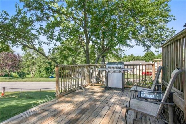 Foto del edificio - Updated 3Bed/2.5 Bath Duplex in Gladstone-...
