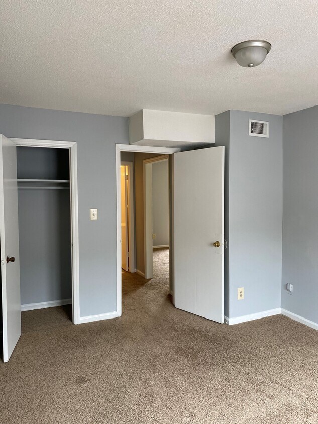 1 bedroom - 429 Lambeth Dr