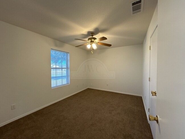 Foto del edificio - 3908 Fieldcrest Dr