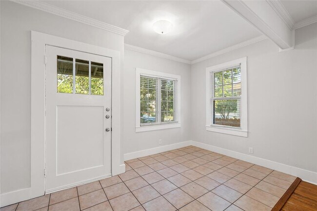 Building Photo - 4615 Ramsey Ave