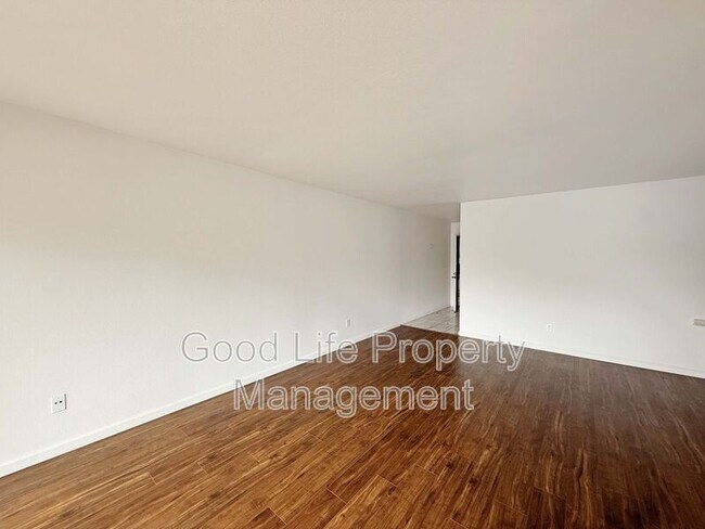 Foto del edificio - 4287 Fifth Ave