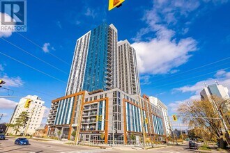 Building Photo - 308 King St N