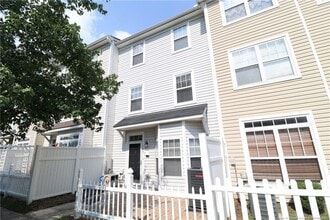 Building Photo - 8631 Neuse Club Ln