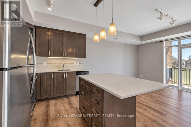 Building Photo - 805 Beauparc Private