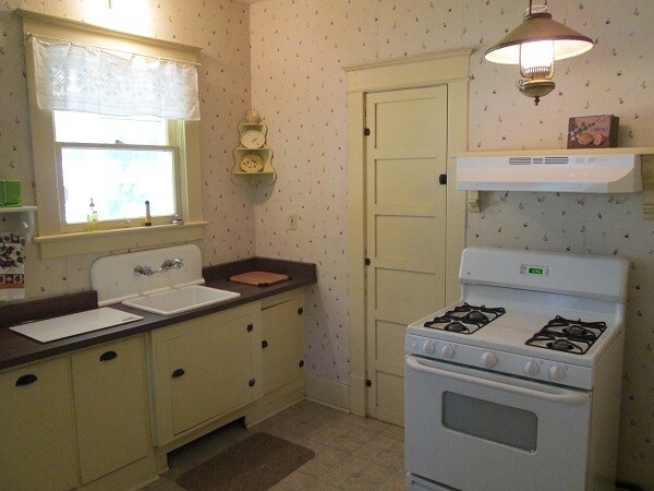 Foto del edificio - 3Bd/1Ba Two Story House - Available Soon!