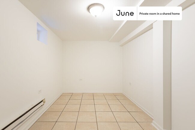Foto del edificio - Room in Shared 3 bed/1 bath home
