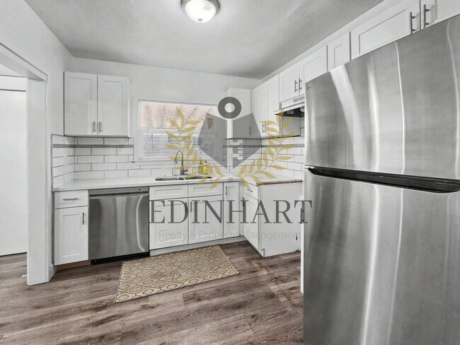 Foto del edificio - 3049 E McKinley Ave