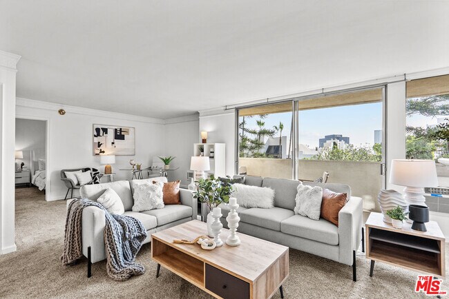 Foto del edificio - 11645 Montana Ave