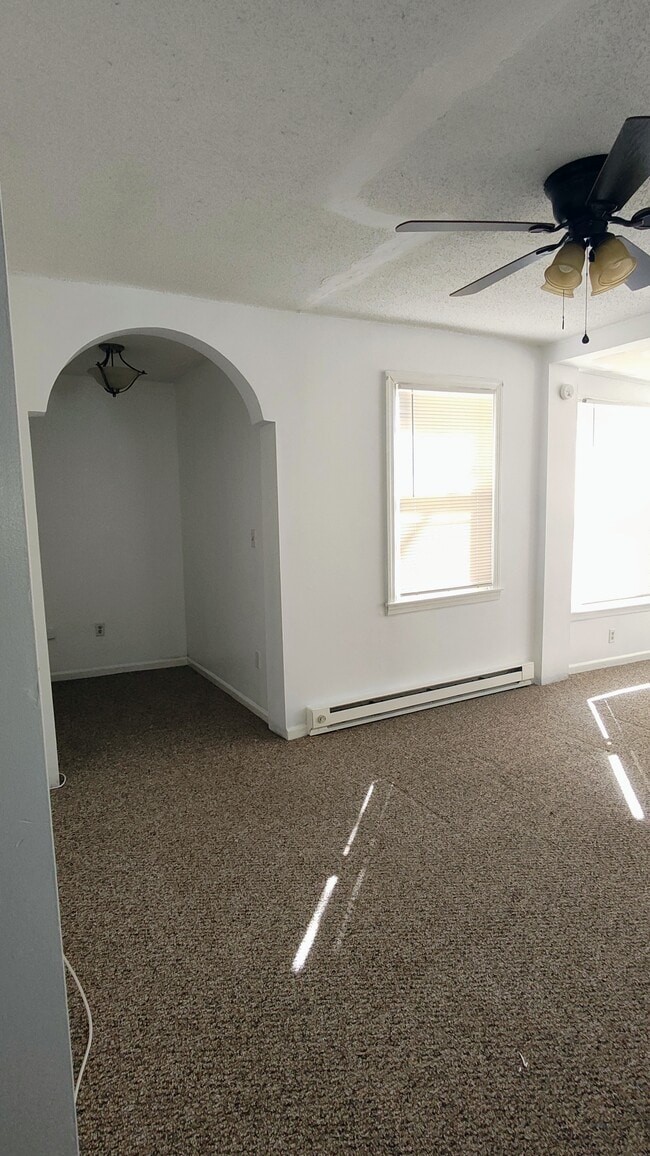 Building Photo - 24 McGuinness St