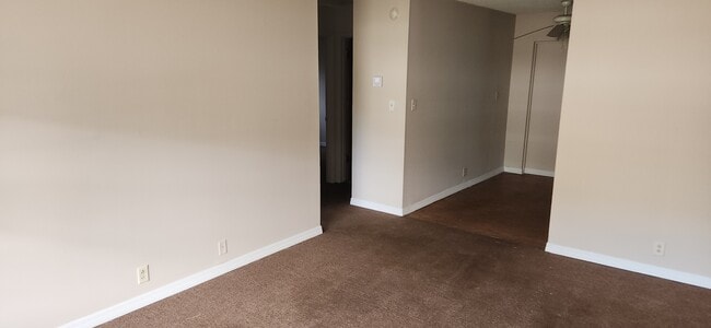 Building Photo - 233 Mimosa Dr