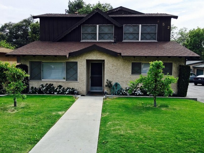  - 252 Mariposa Ave