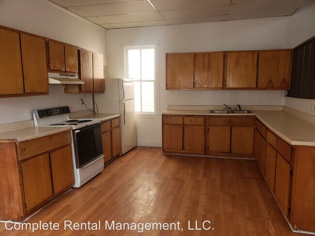 Building Photo - 3 br, 1 bath House - 640 E Northern Ave