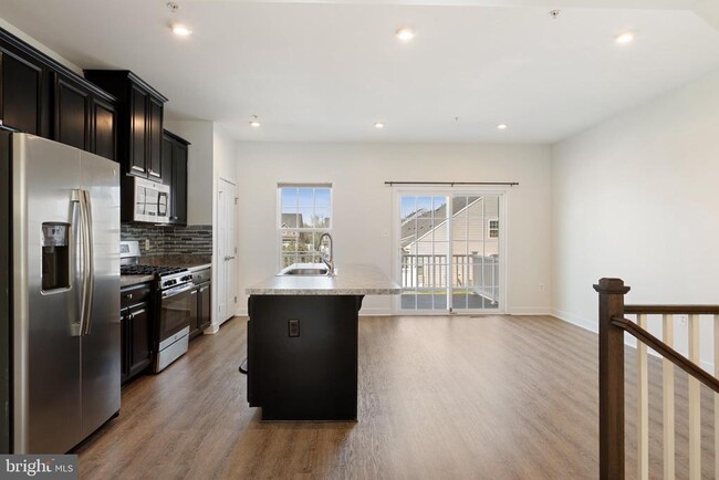 Foto del edificio - 6510 Ballenger Run Blvd
