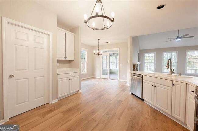 Building Photo - 832 Devonwood Trail NW