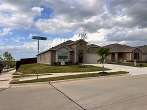 Building Photo - 3916 Ridgeway Ln