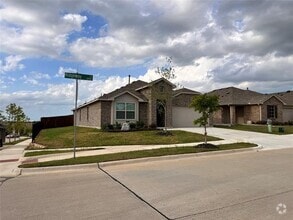 Building Photo - 3916 Ridgeway Ln