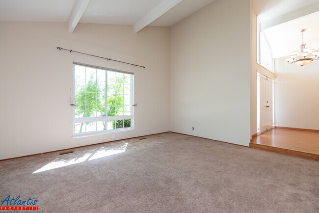 Foto del edificio - Beautiful Home | Central A/C | Desirable Location