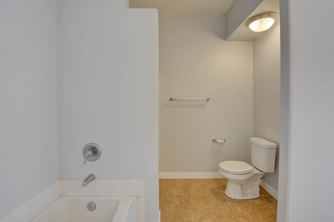 Foto del edificio - THE GABLES