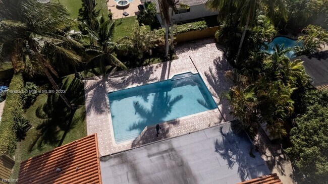 Foto del edificio - 3 br, 2.5 bath House - 12250 SW 2nd St