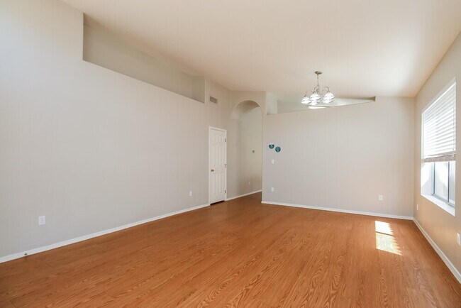 Foto del edificio - 4522 E Scott Ave