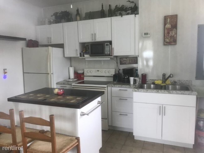 Building Photo - 1009 S Memorial Blvd