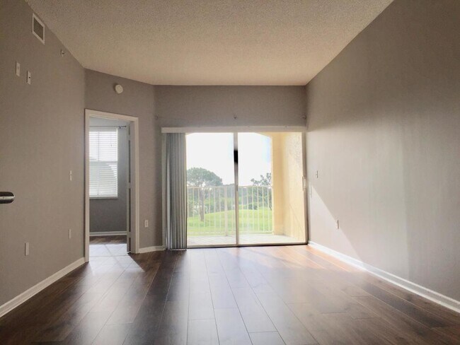 Building Photo - 2040 Greenview Shores Blvd