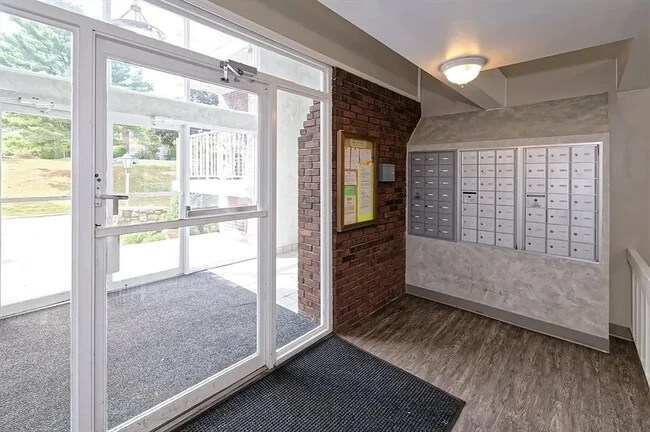 Building Photo - 147 Turner Rd