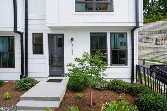 Building Photo - 1815 Gotham Ln NE