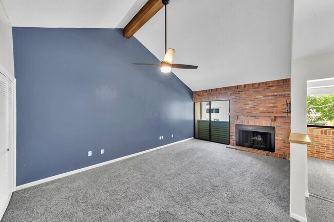 Building Photo - 4114 Pinelake Ln