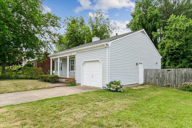 Building Photo - Modern & Move In Ready Rancher!