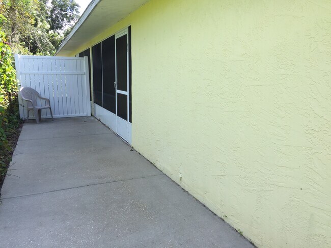 Foto del edificio - 3321 India Palm Dr