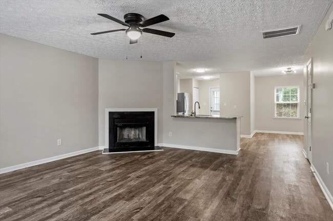 Building Photo - 446 Saint John Dr