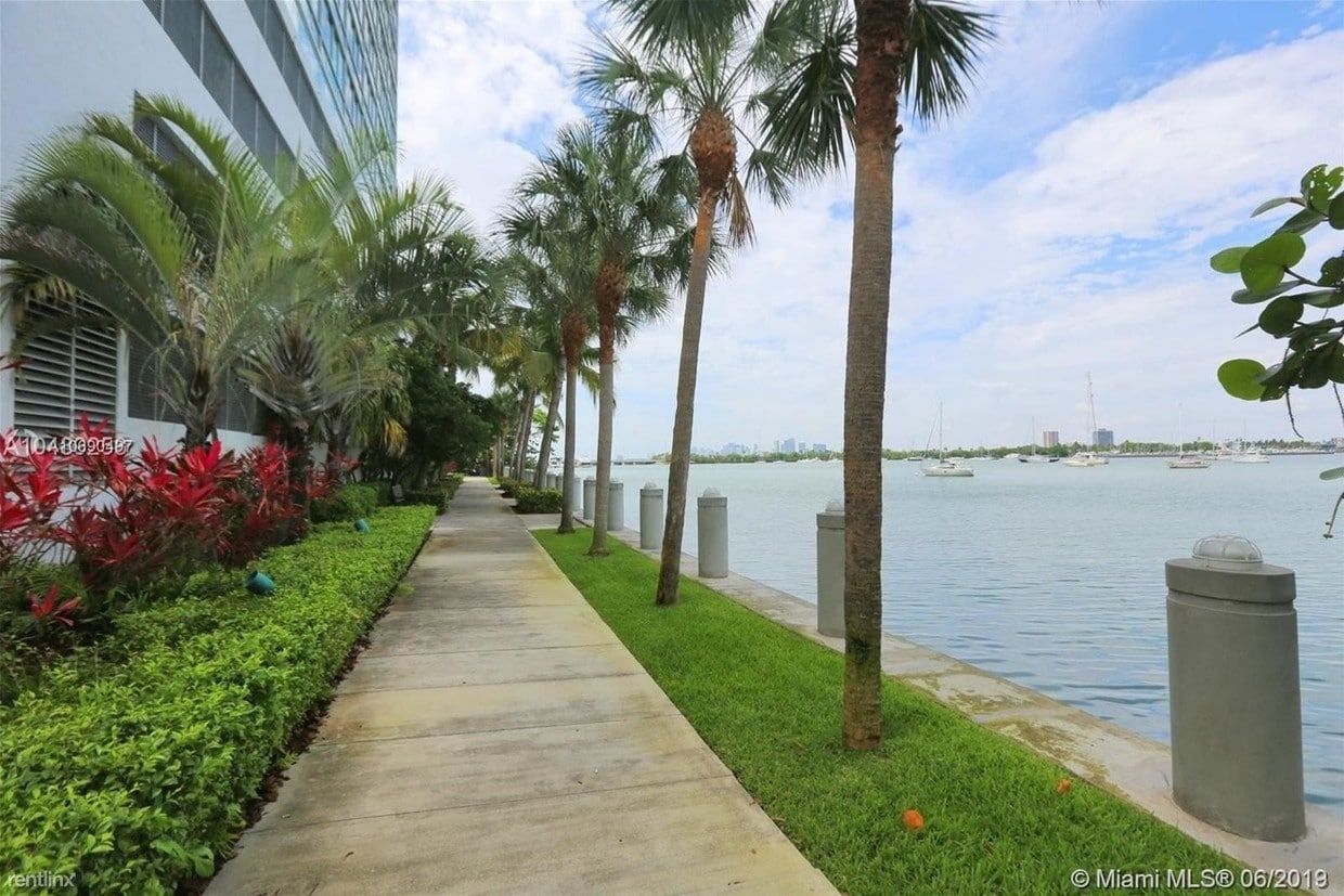 2 br, 2 bath - 7934 West Dr # 6022 - 2 br, 2 bath  - 7934 West Dr # 6022