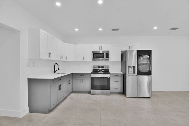 Building Photo - 1102 NW 103rd St