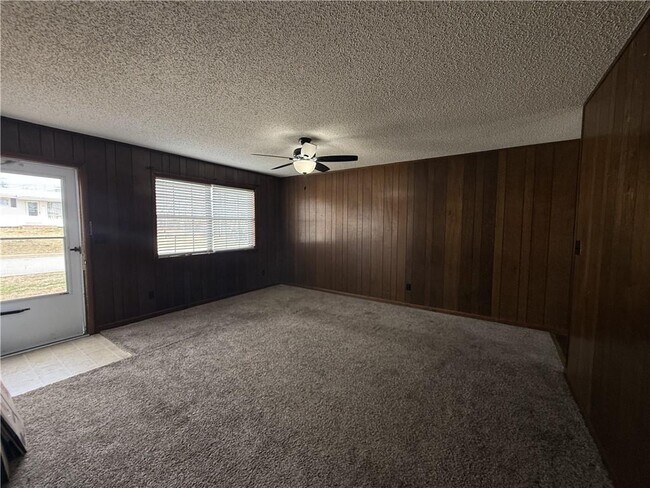 Foto del edificio - 104 Connie Ave